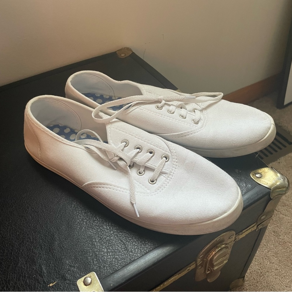 White Lace Up Sneakers, Women’s 11
